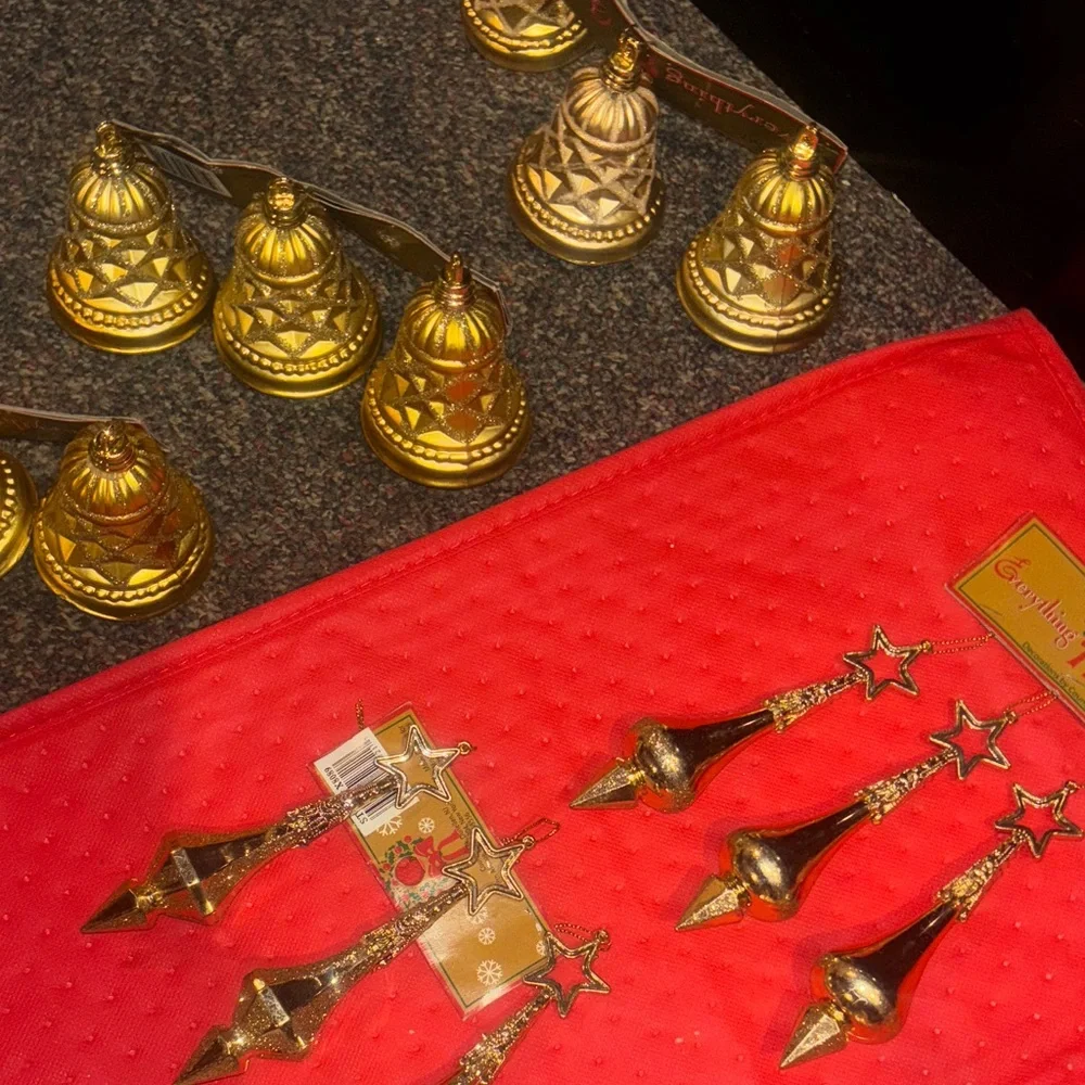 Gold and Red Christmas Ornaments Set - Picture 9 of 10